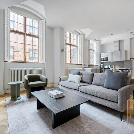 Blueground Holborn High Ceiling Nr Station Lon-84 Apartment